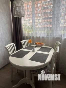 2-к квартира, вторичка, 58м2, 1/10 этаж